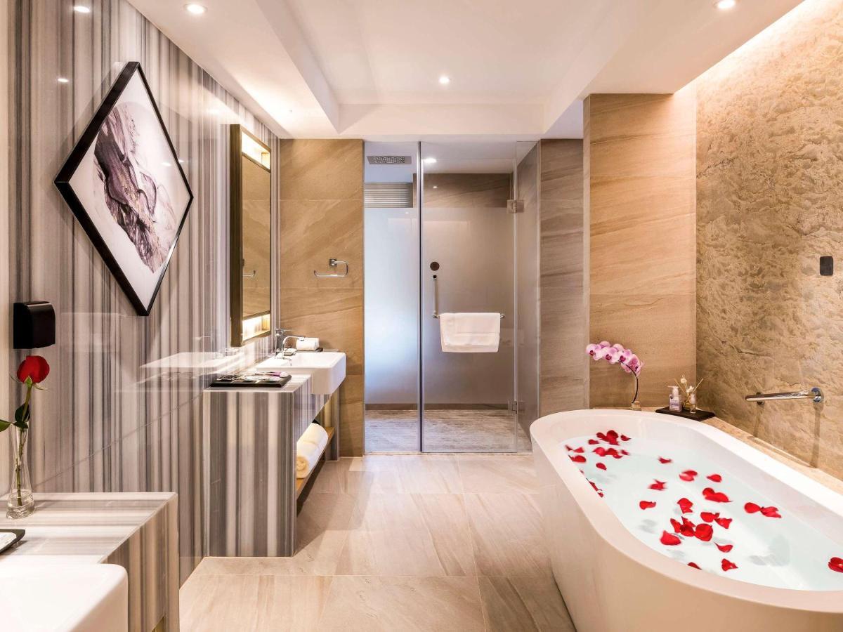 Mercure Chengdu Huapaifang Exteriör bild