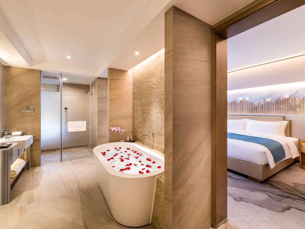 Mercure Chengdu Huapaifang Exteriör bild