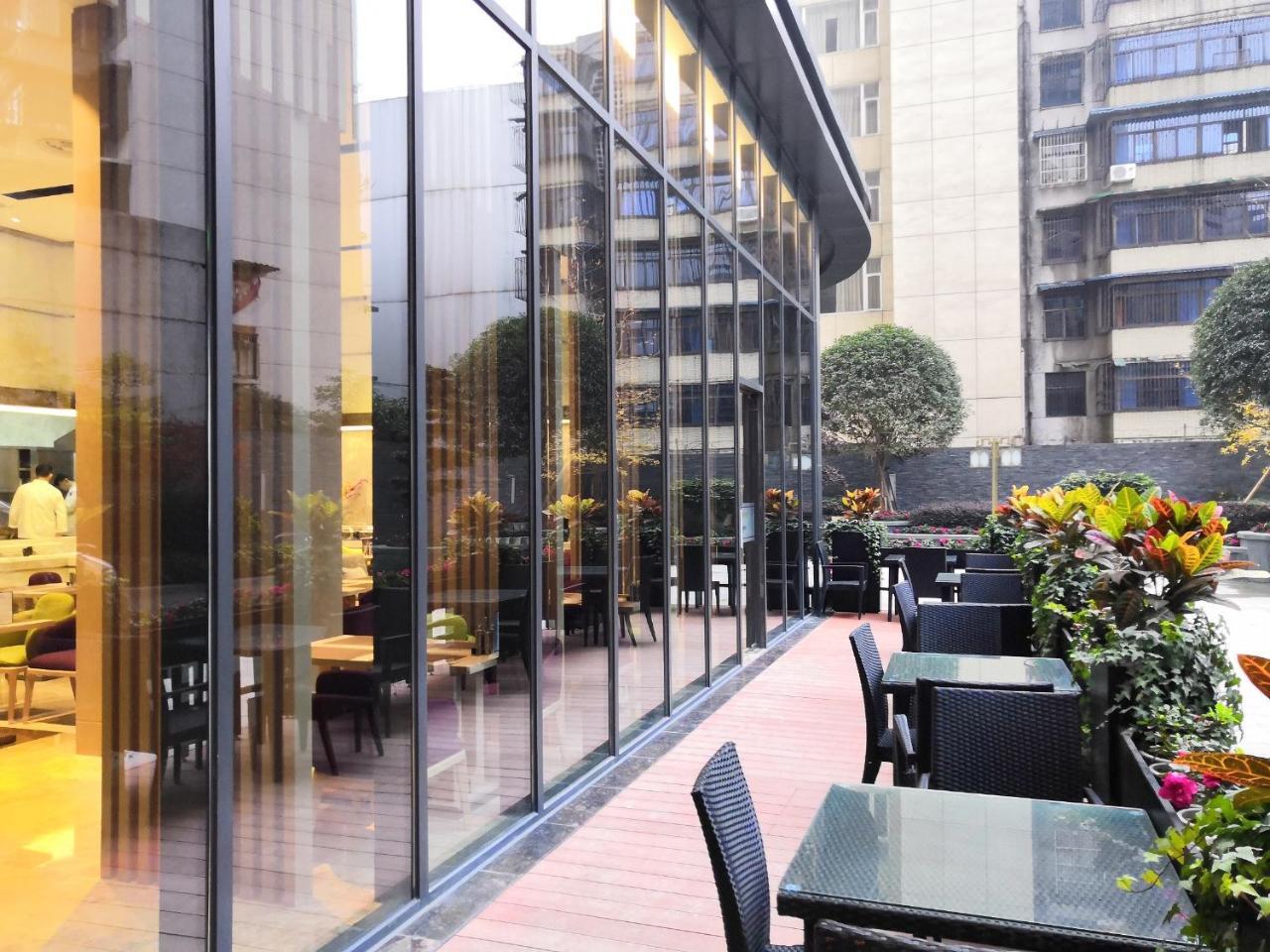 Mercure Chengdu Huapaifang Exteriör bild